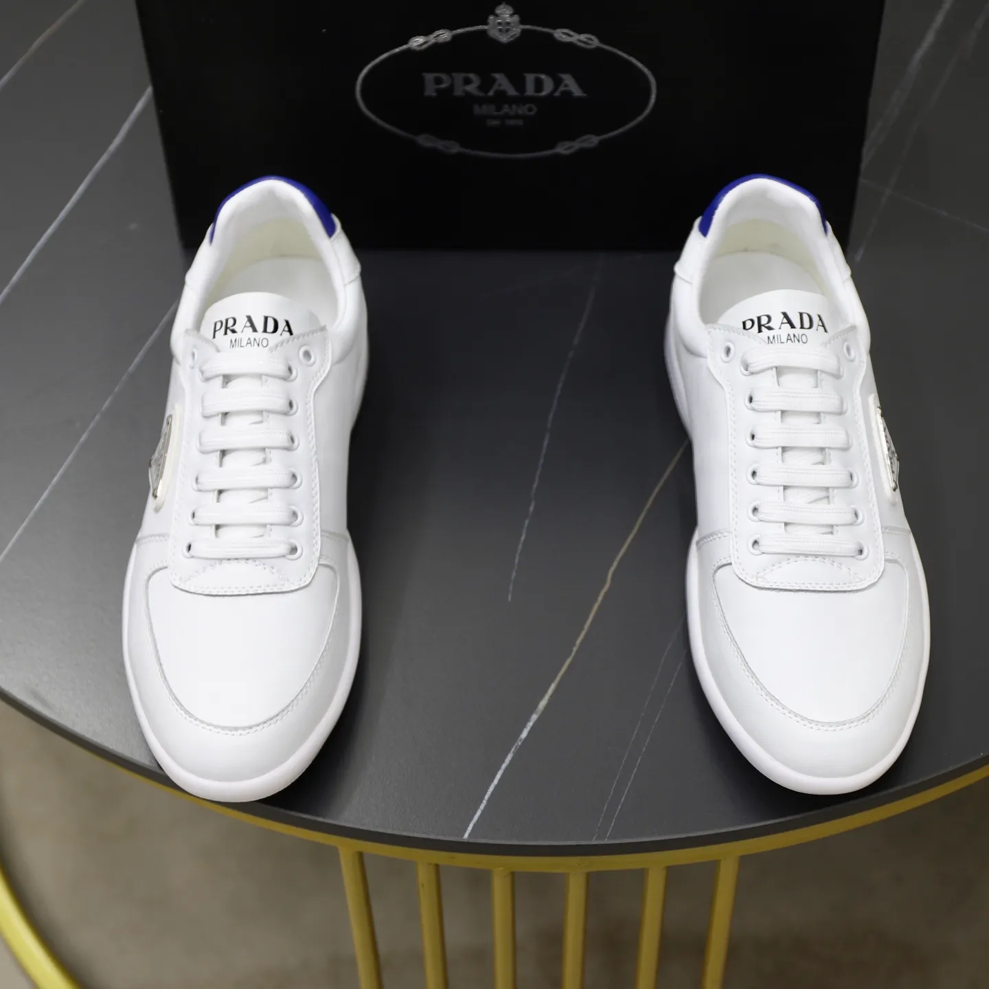 Ex-factory price: 440💰🙅‍♂️🙅‍♂️🙅‍♂️ Brand: PRADA Standard code: 38-44 (45 customized) Grade: Same as the official website Material: Original leather splicing, comfortable and breathable lining, original wear-resistant outsole Style category: Men's fashionable casual shoes, running shoes, noble luxury brand elements, top luxury Color: actual picture color